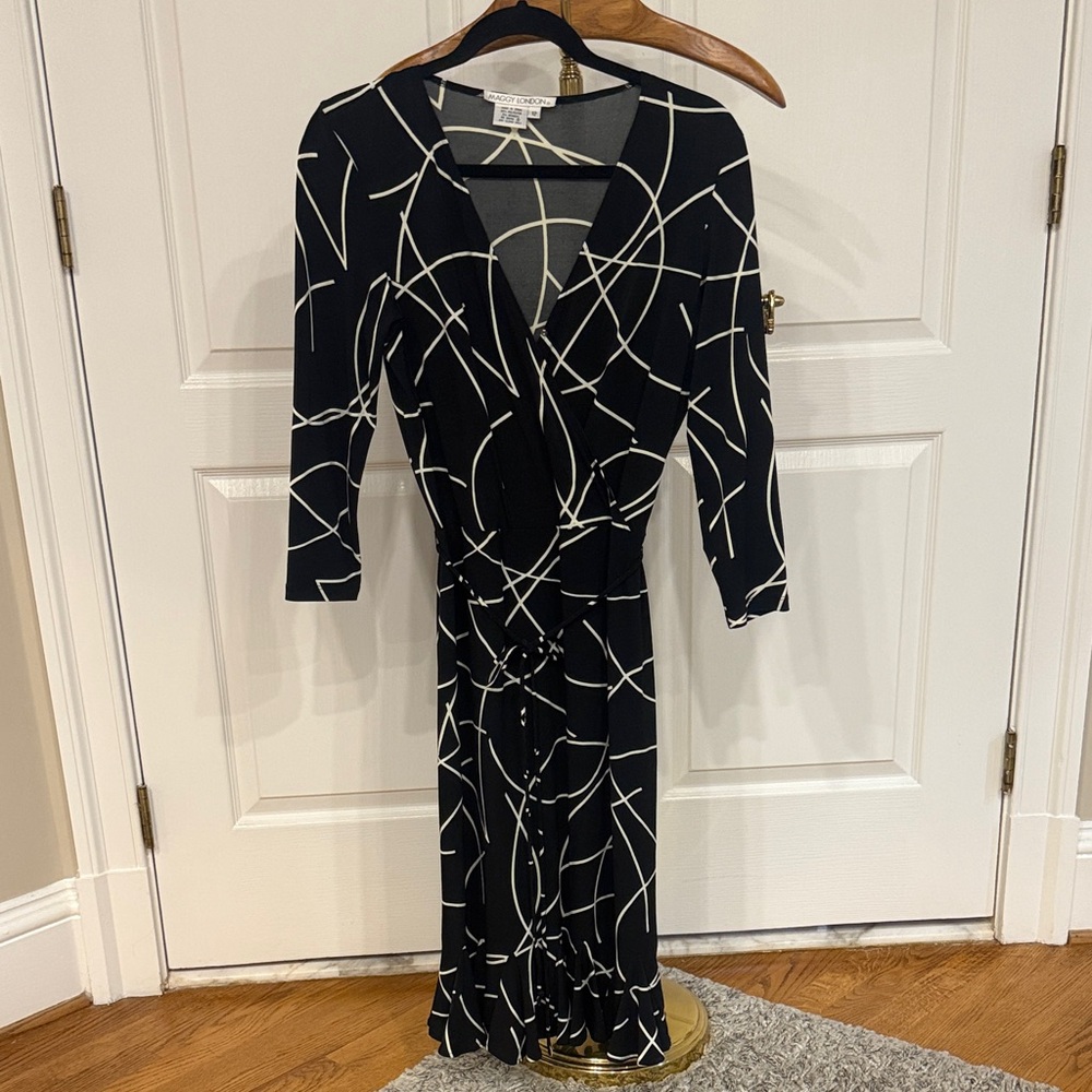 White House Black Market Black and White Bodycon Dress with Plunge Neckline